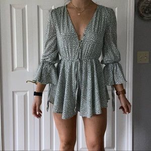 Green romper✨